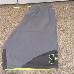 Men’s loose under armour shorts